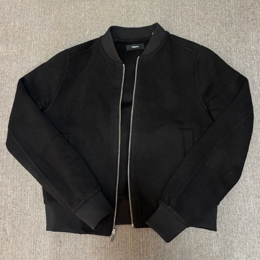Theory wool-cashmere bomber jacket in black size Small EUC